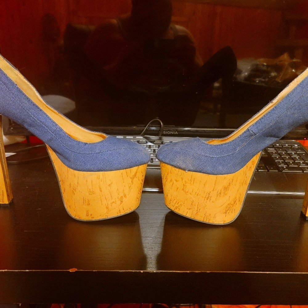 Denim platform pumps